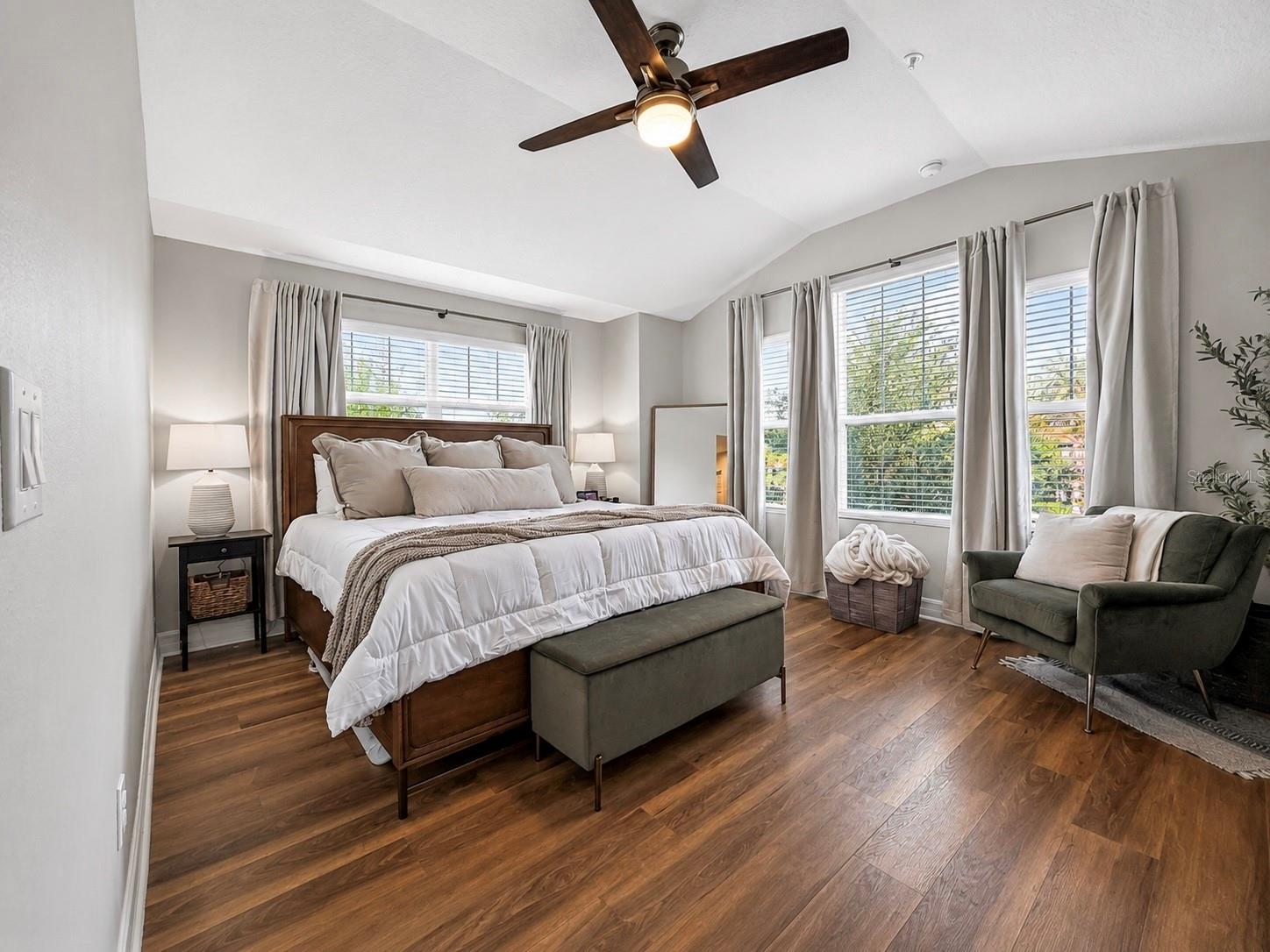 RANDAL WALK - Residential