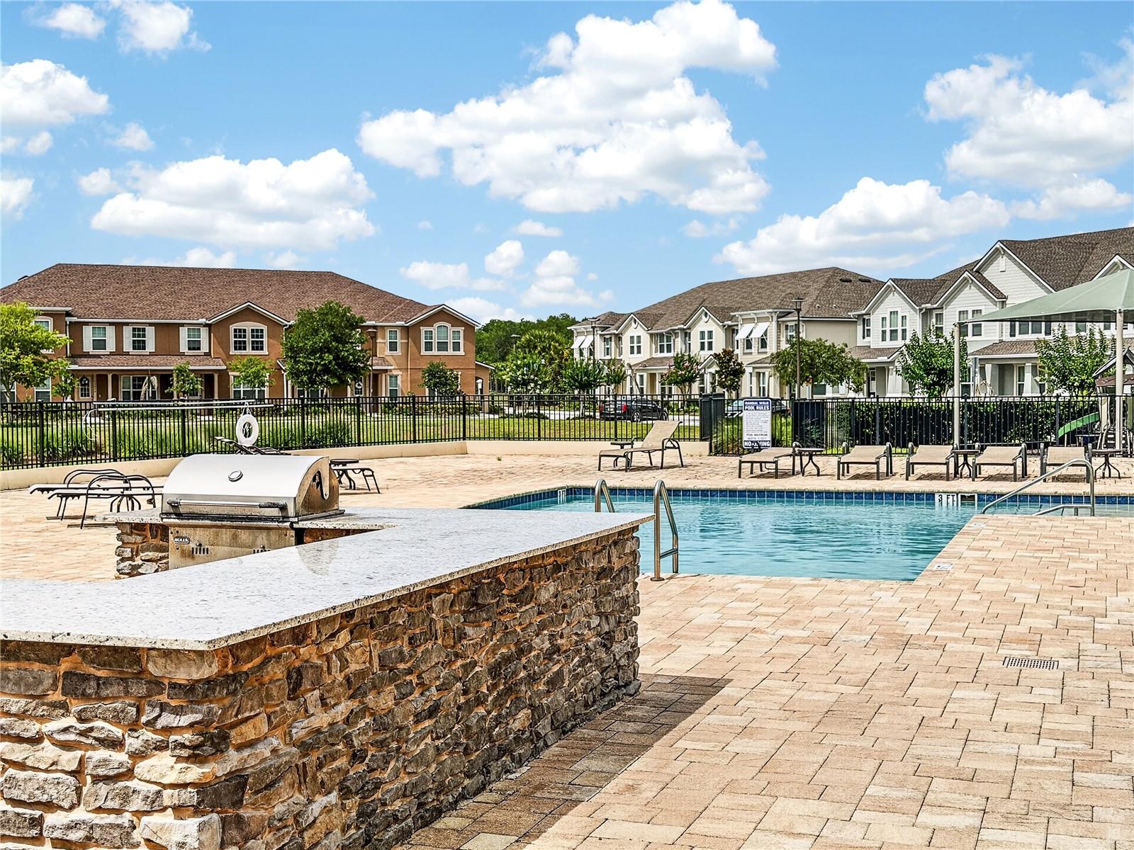 RANDAL WALK - Residential