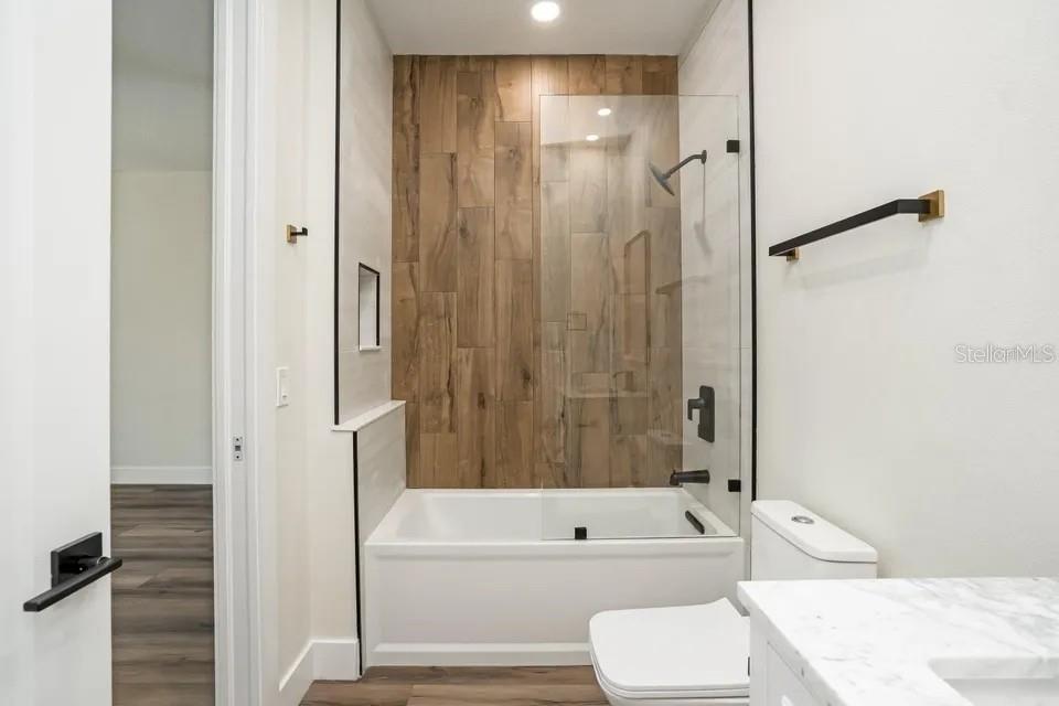 HUDSON PARK - Residential Lease