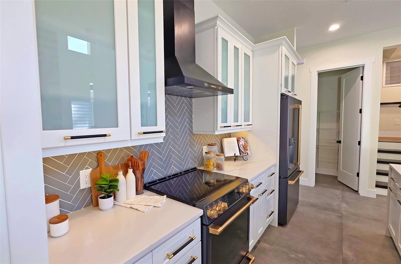 HUDSON PARK - Residential Lease