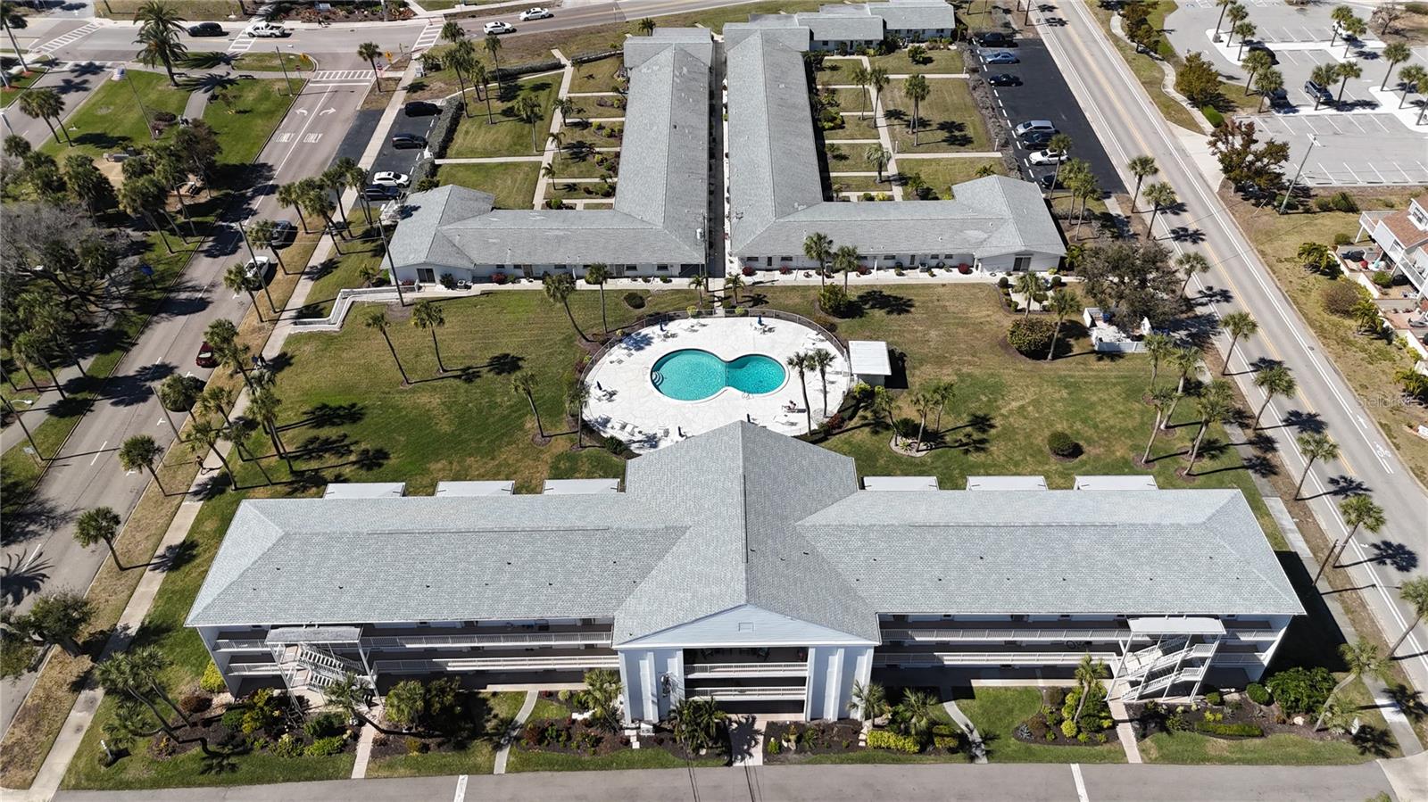 VENICE BEACH APTS SEC 2 - Residential