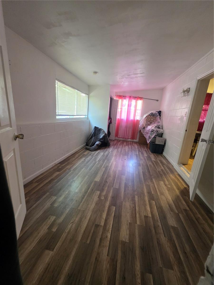 PEACH LAKE MANOR - Residential