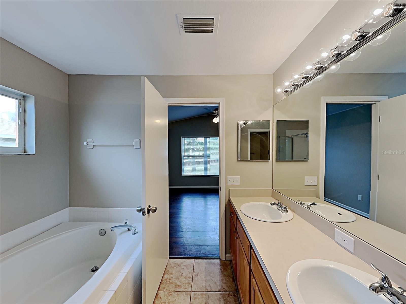 SOUTH POINTE PH 7 - Residential