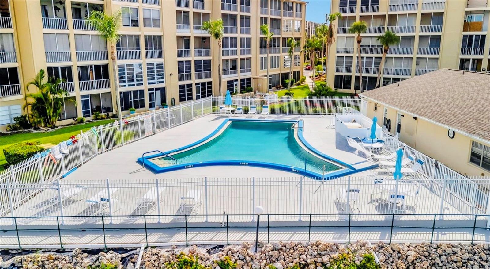 BAYSHORE ON THE LAKE APTS II SEC 3 - Residential