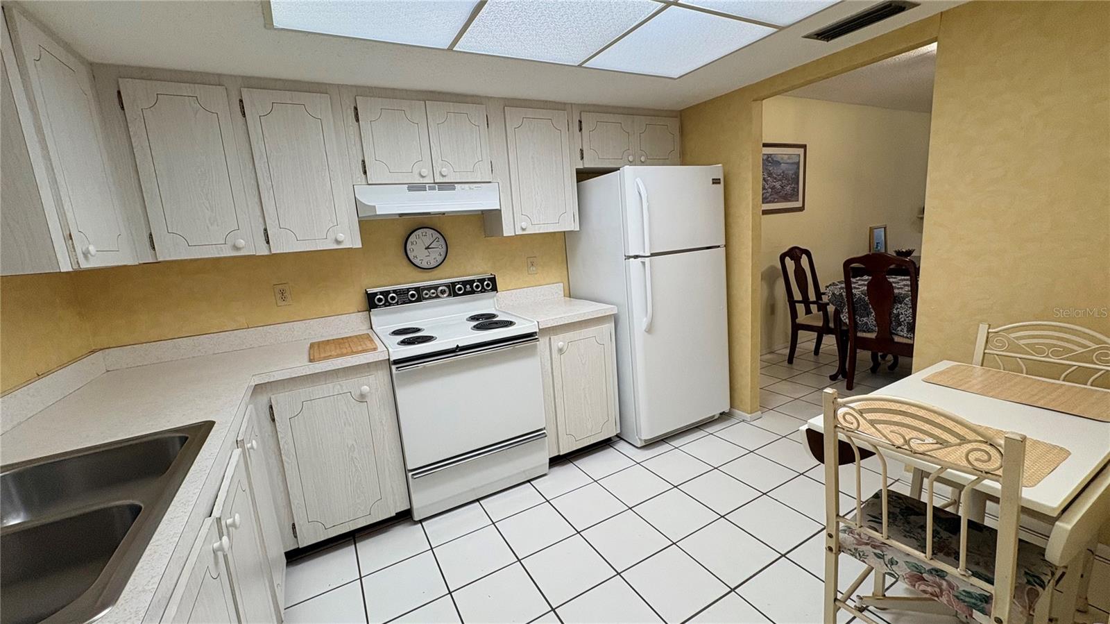 BAYSHORE ON THE LAKE APTS II SEC 3 - Residential