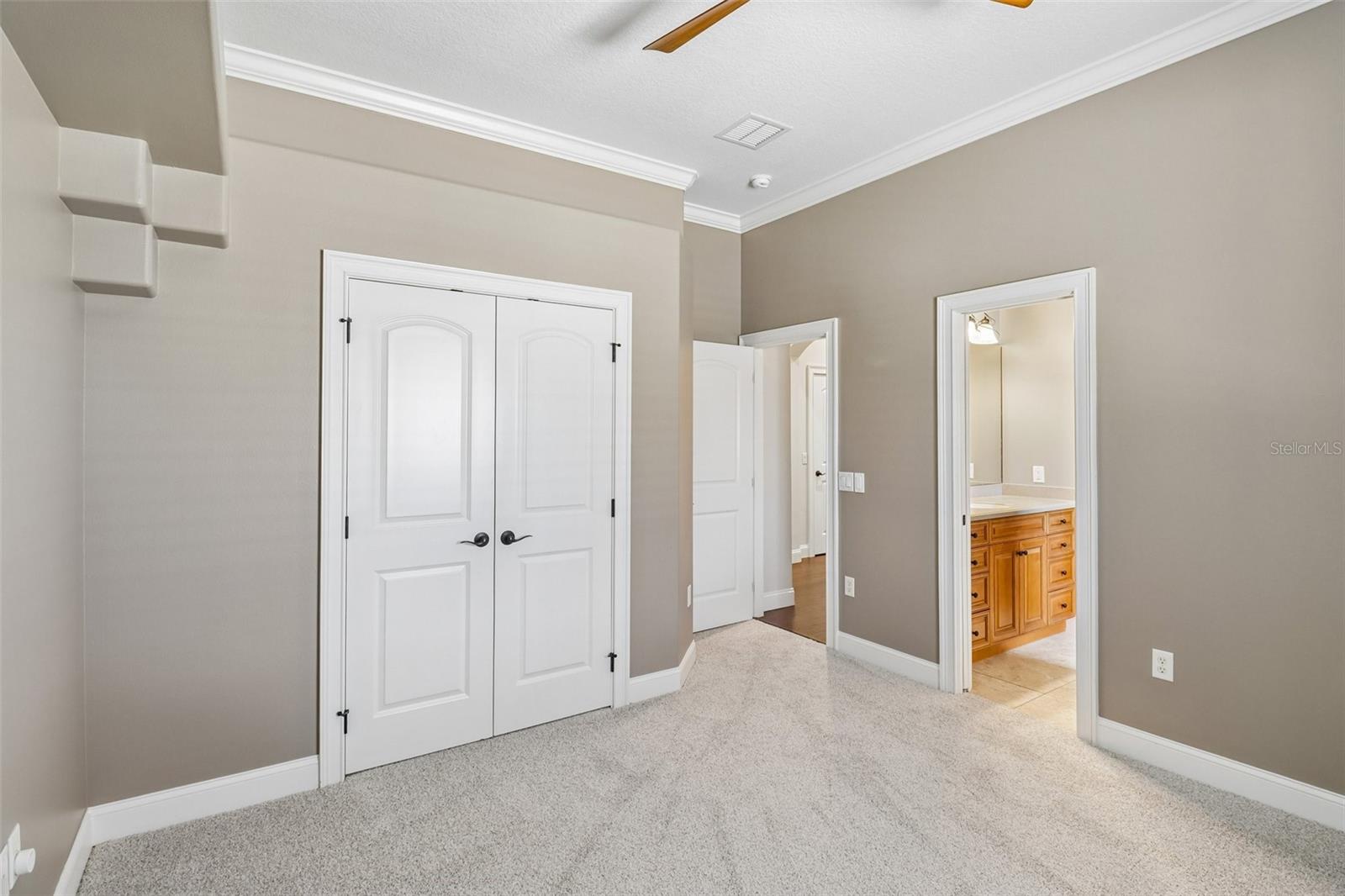 SILVER LAKE MEADOWS SUB - Residential