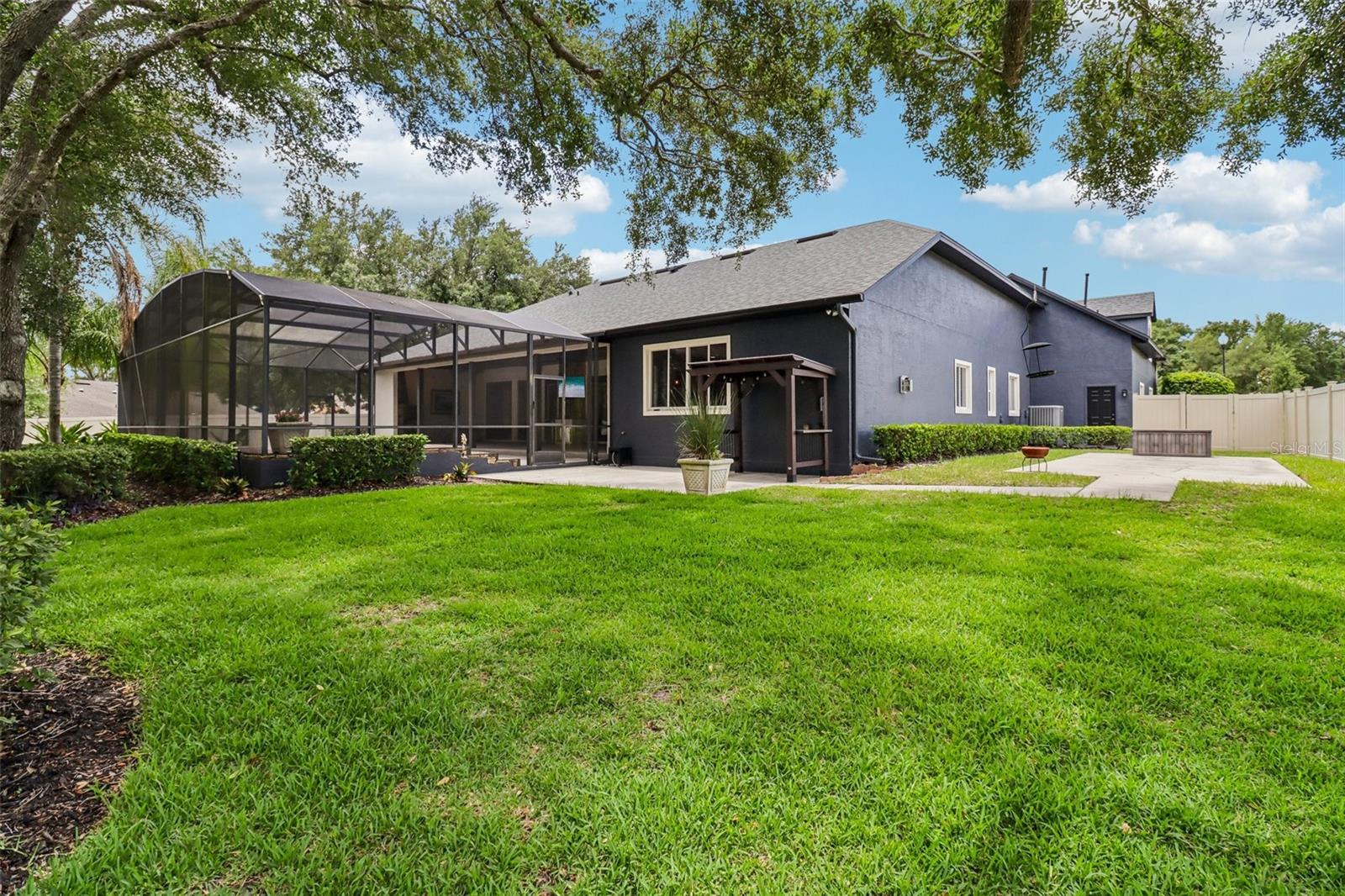 SILVER LAKE MEADOWS SUB - Residential