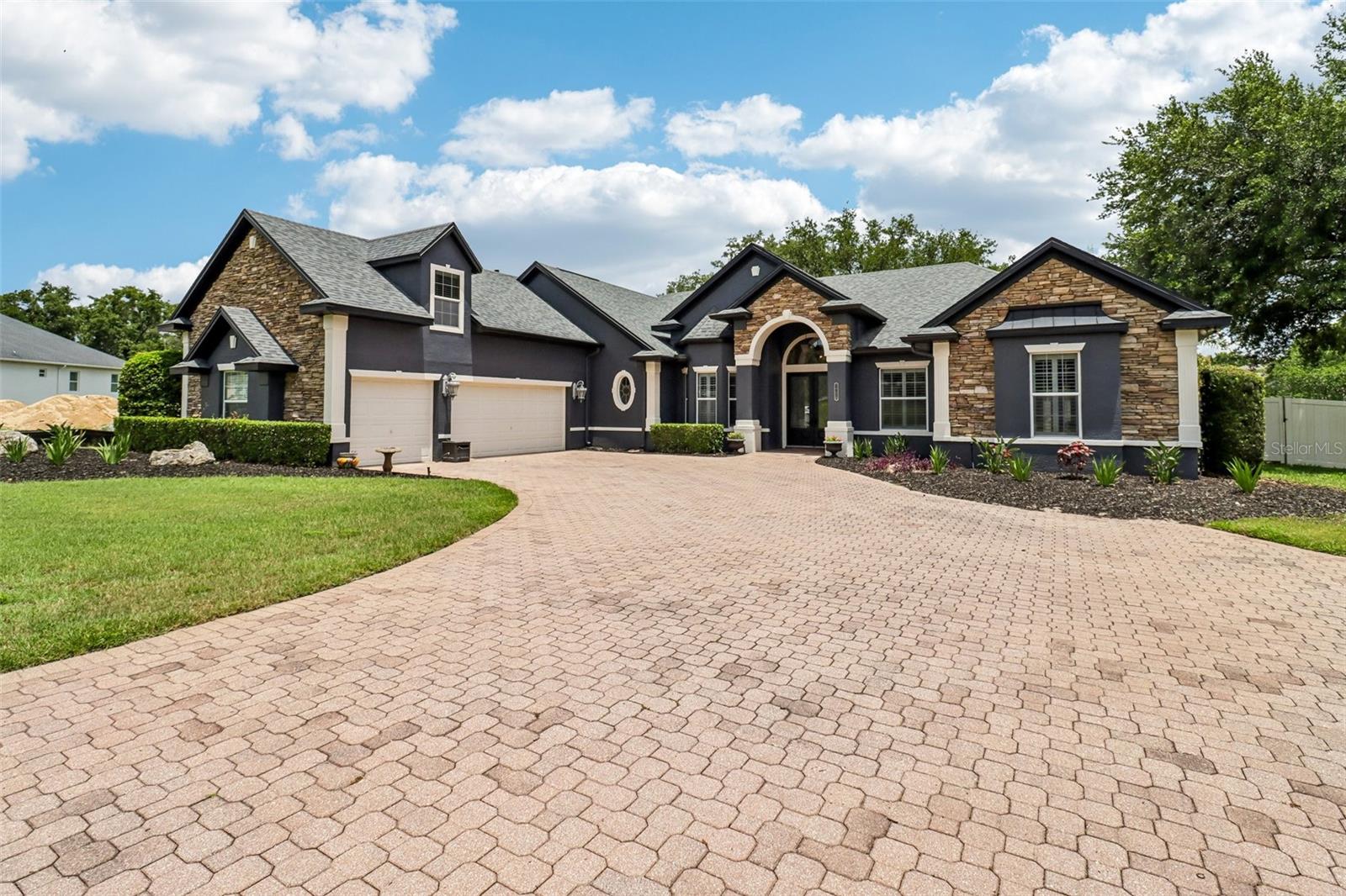 SILVER LAKE MEADOWS SUB - Residential