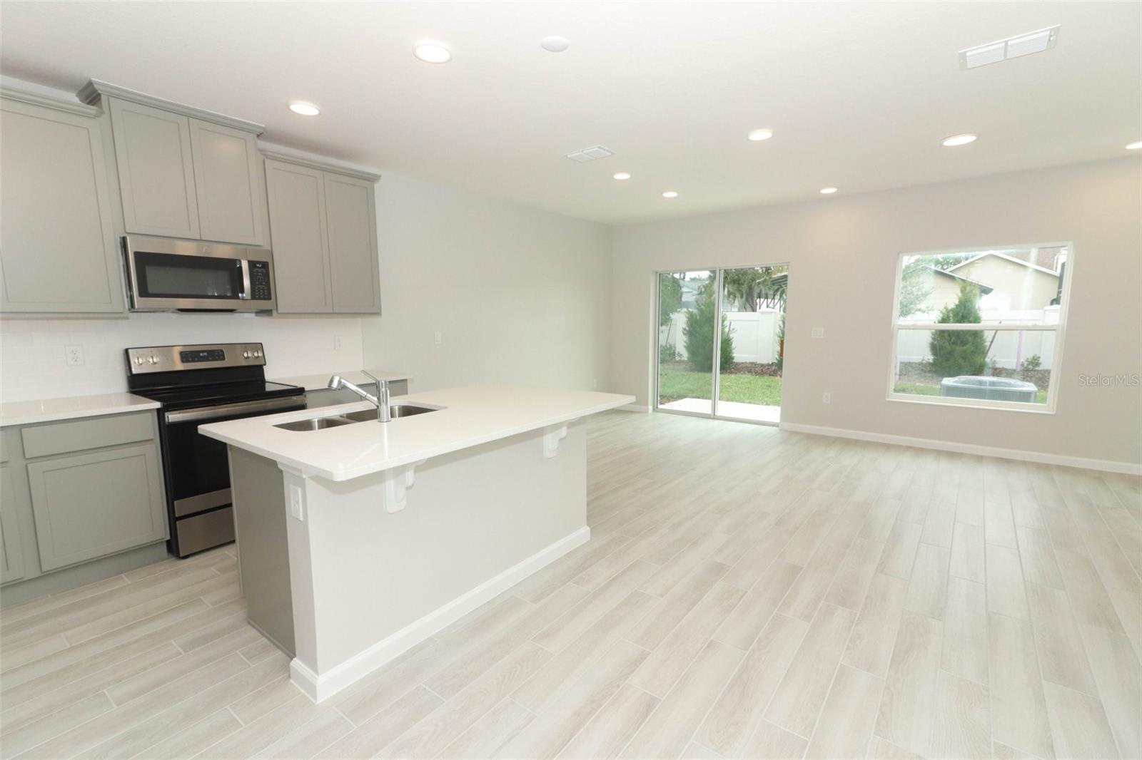 TOWNS AT TUSKAWILLA COMMONS - Residential
