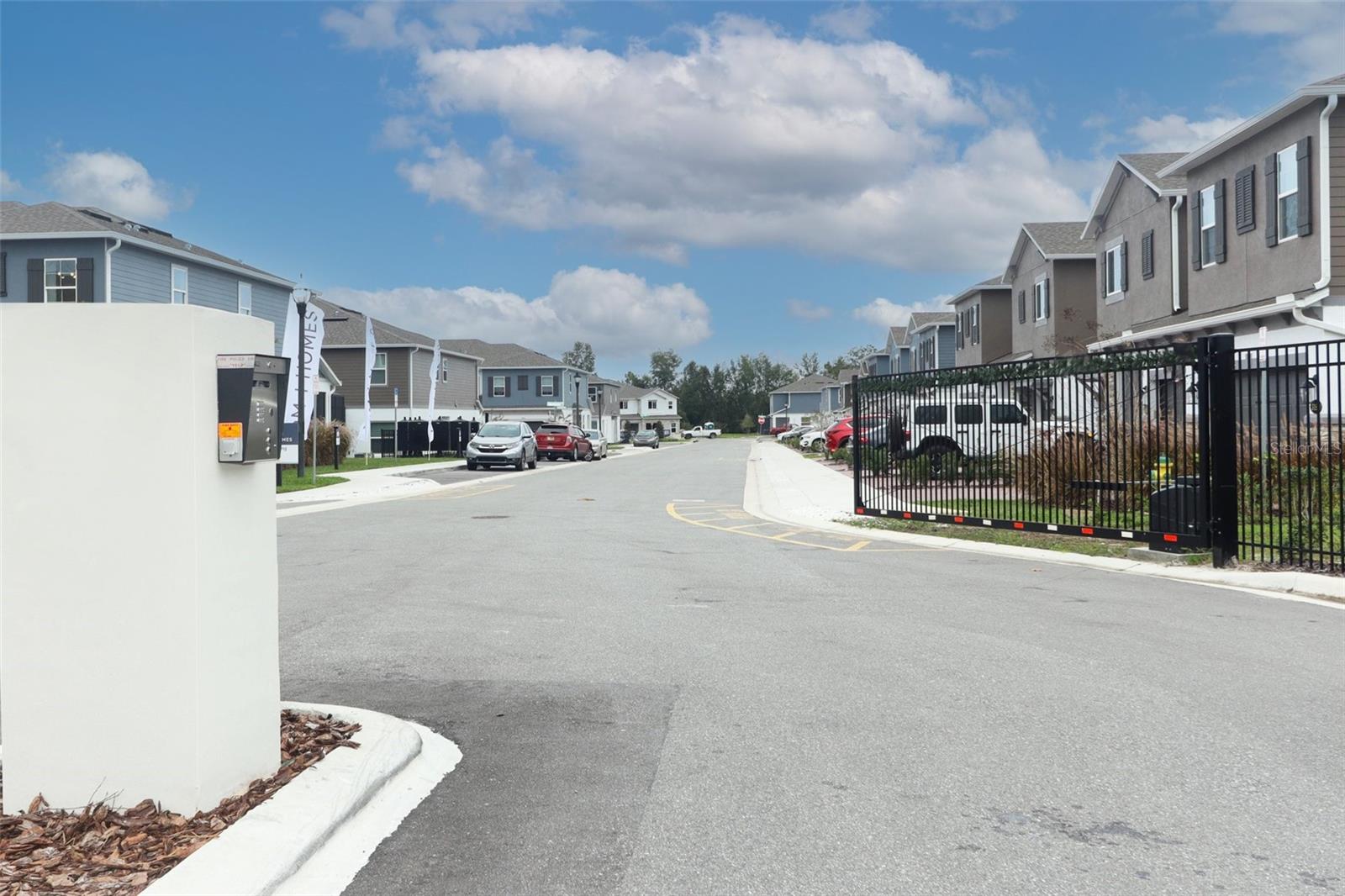 TOWNS AT TUSKAWILLA COMMONS - Residential