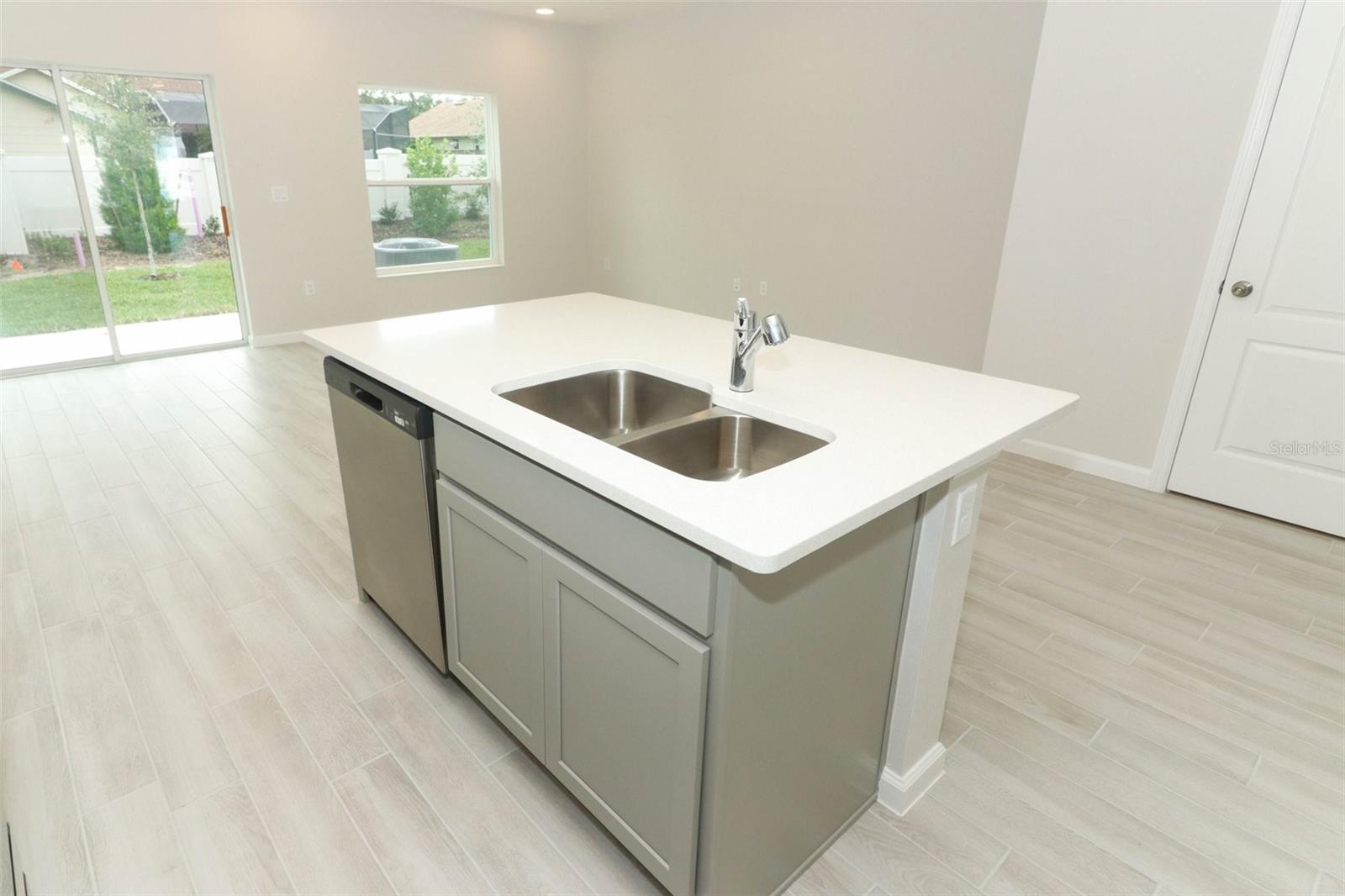 TOWNS AT TUSKAWILLA COMMONS - Residential
