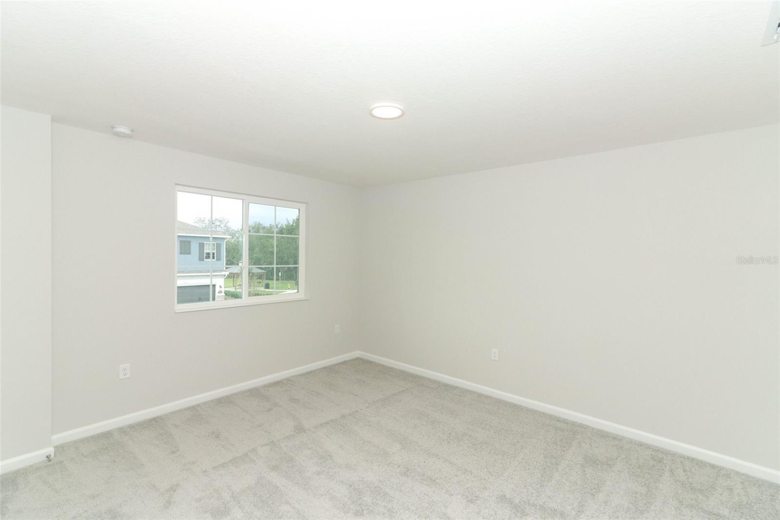 TOWNS AT TUSKAWILLA COMMONS - Residential