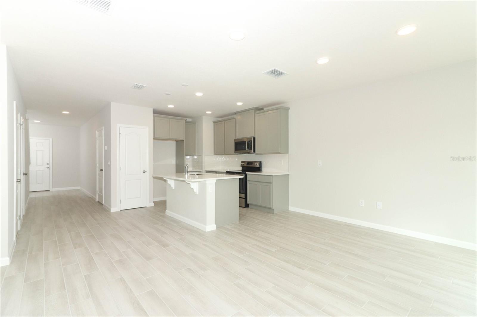 TOWNS AT TUSKAWILLA COMMONS - Residential