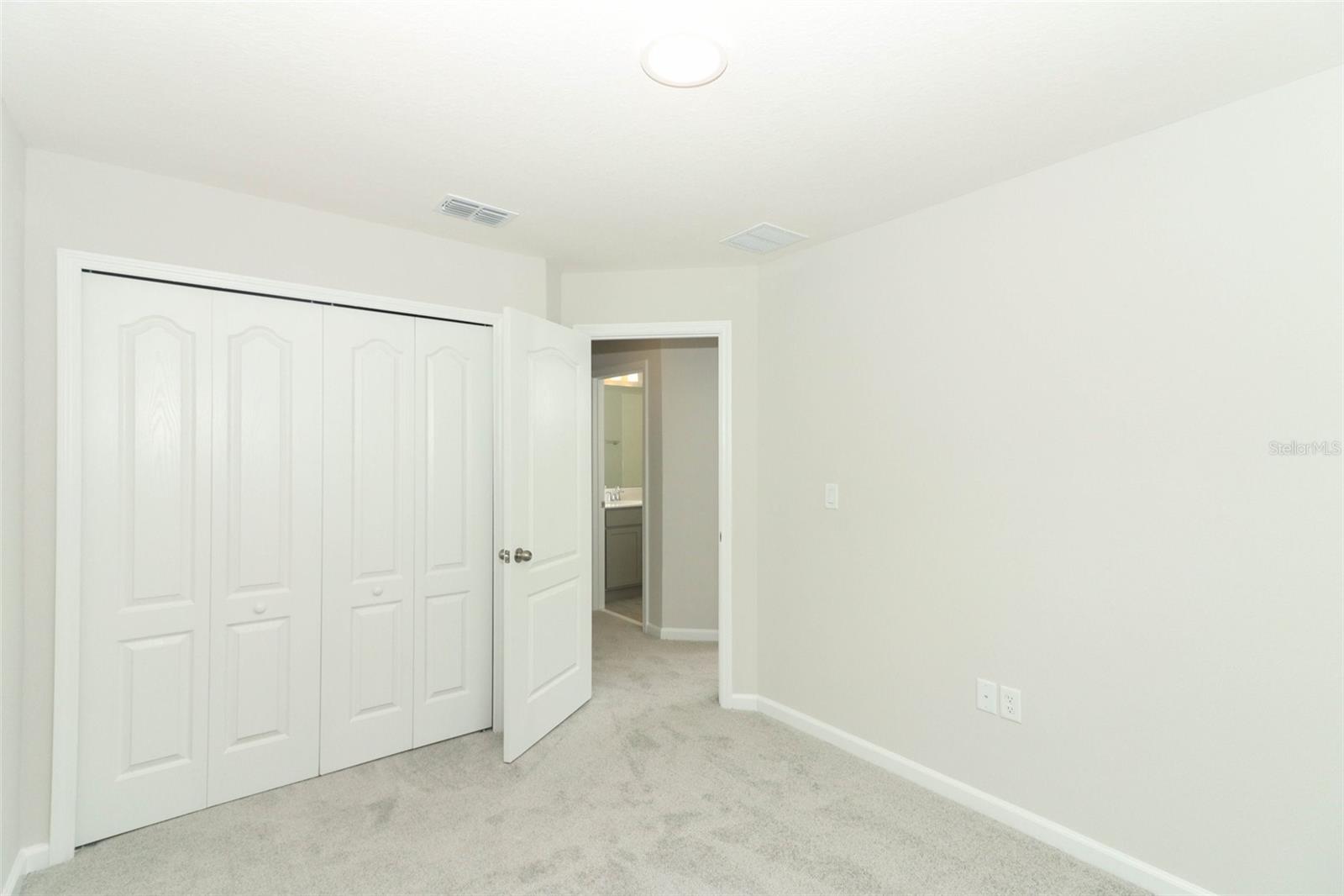 TOWNS AT TUSKAWILLA COMMONS - Residential