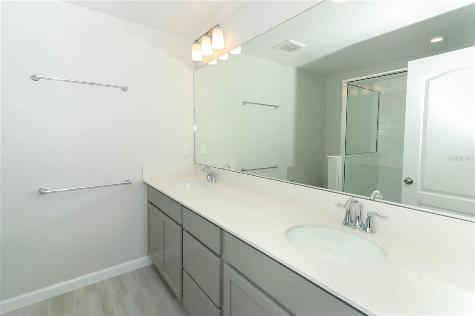 TOWNS AT TUSKAWILLA COMMONS - Residential
