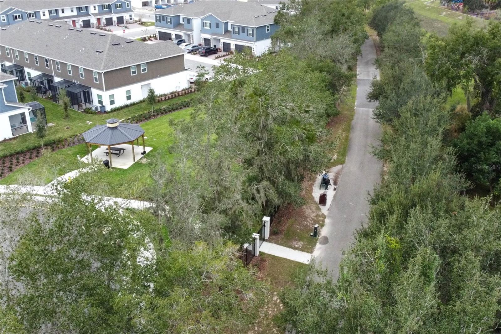TOWNS AT TUSKAWILLA COMMONS - Residential