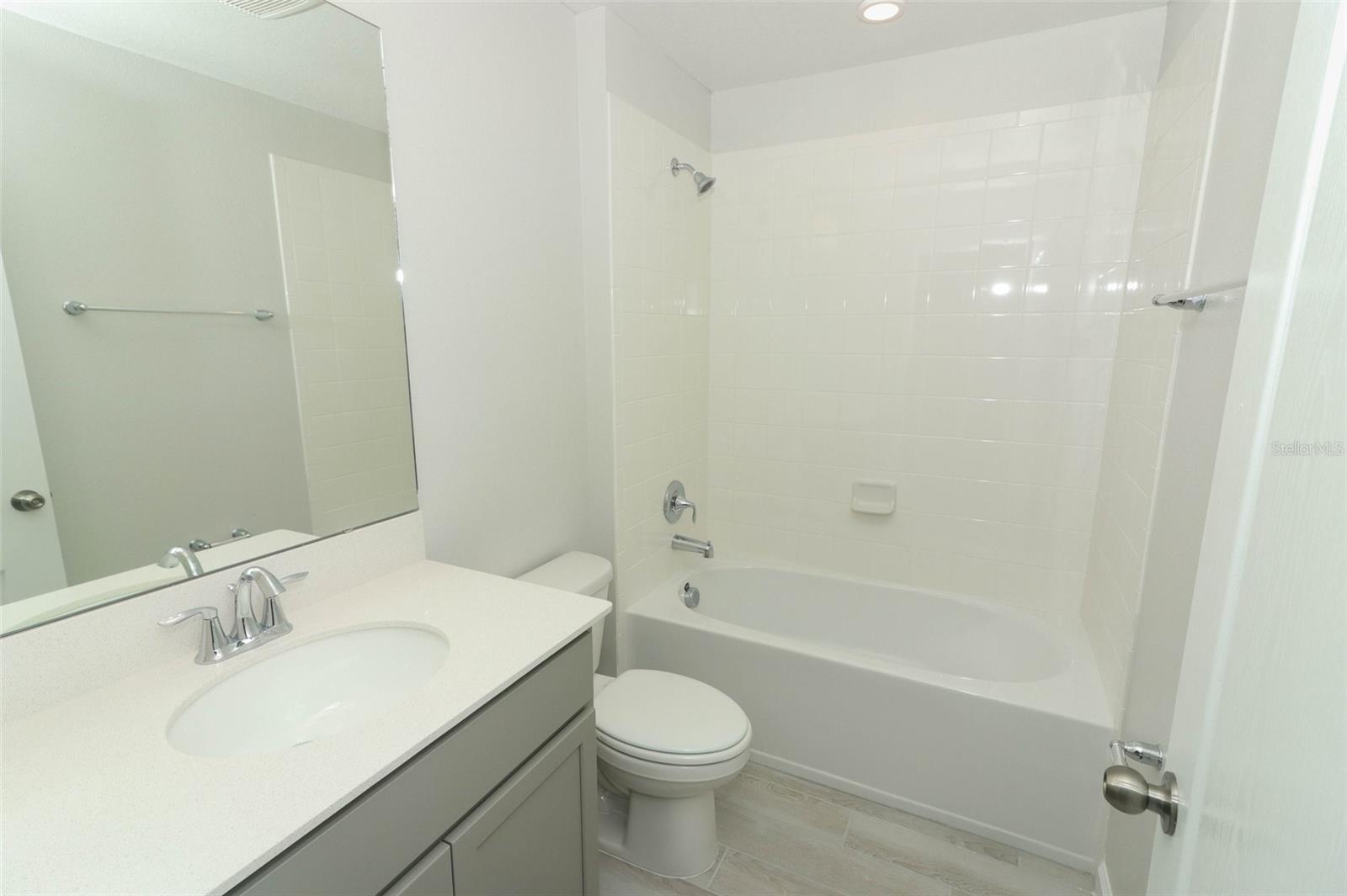 TOWNS AT TUSKAWILLA COMMONS - Residential