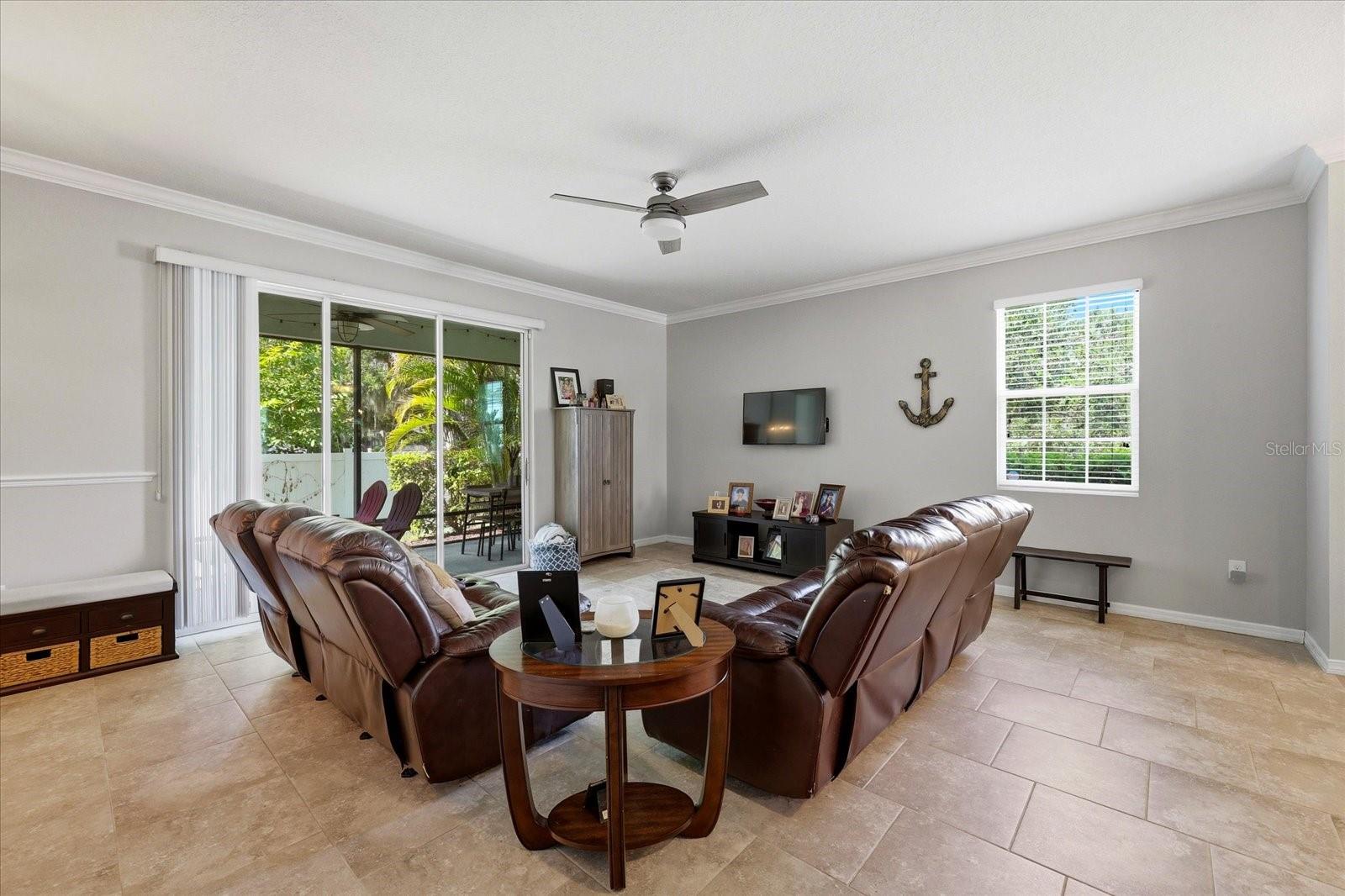 BAYTOWN SQUARE - Residential