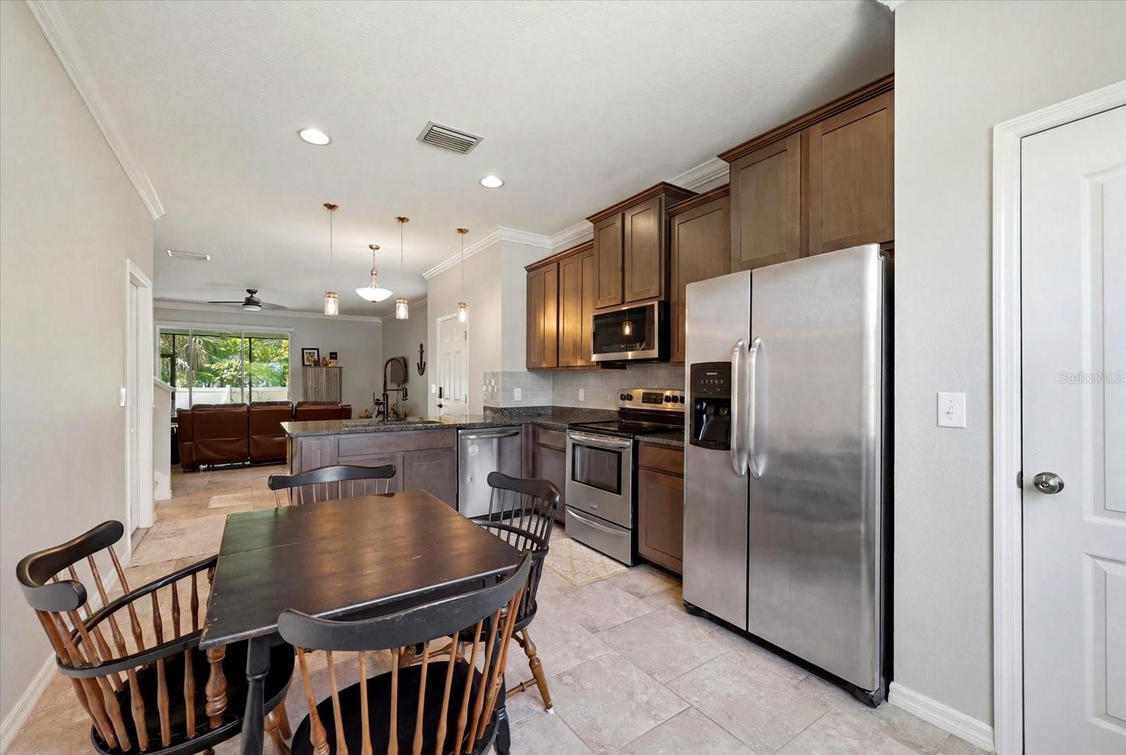 BAYTOWN SQUARE - Residential
