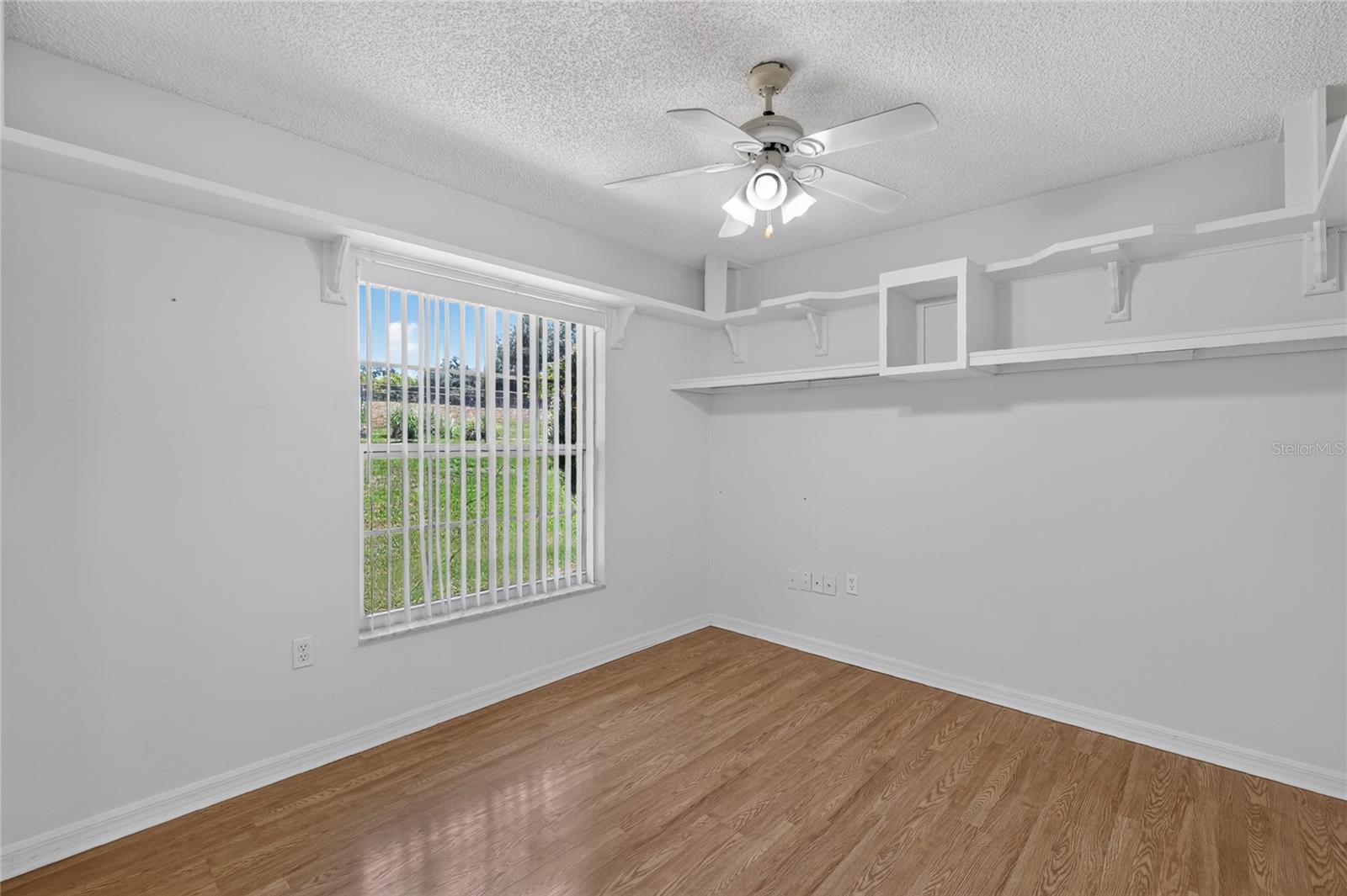 FRUITLAND PARK PALM VILLA - Residential