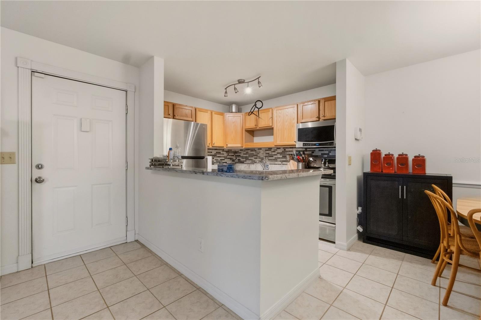 LAKEVIEW CONDO 06 - Residential