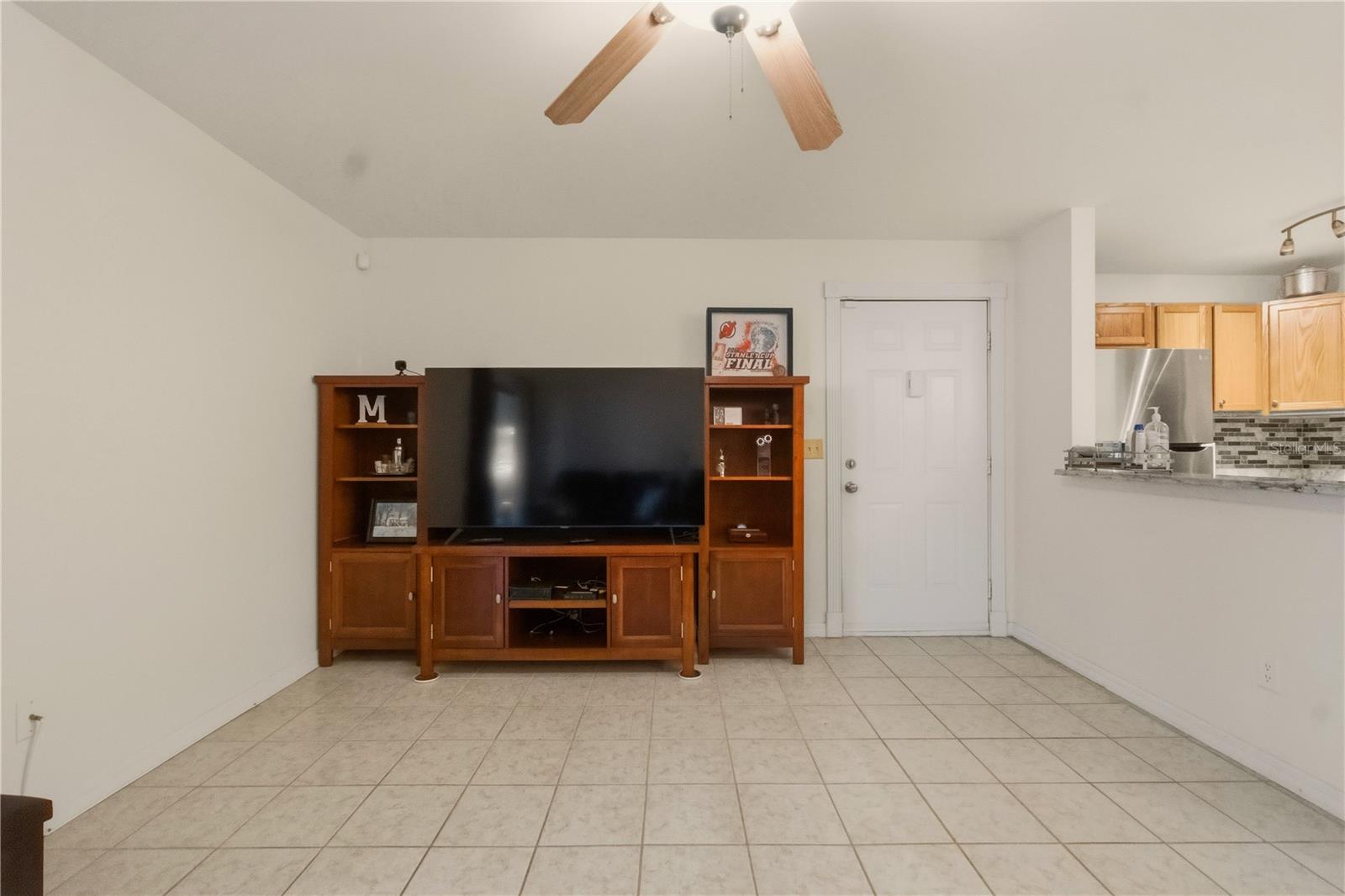 LAKEVIEW CONDO 06 - Residential