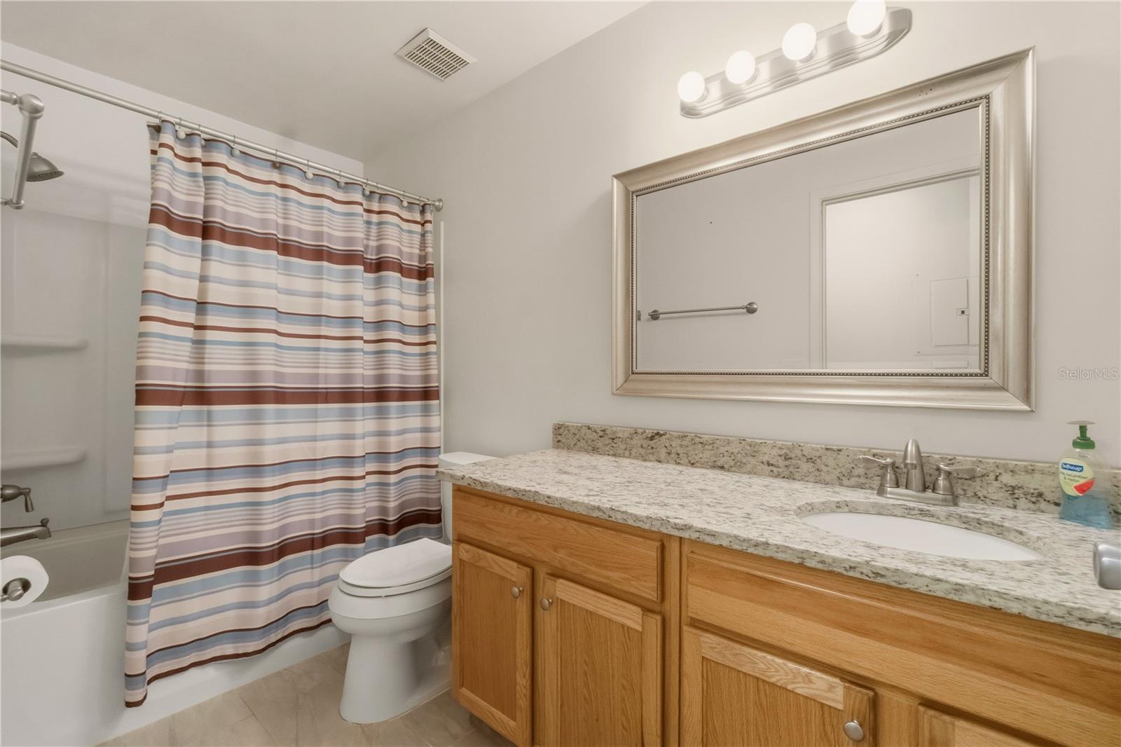 LAKEVIEW CONDO 06 - Residential