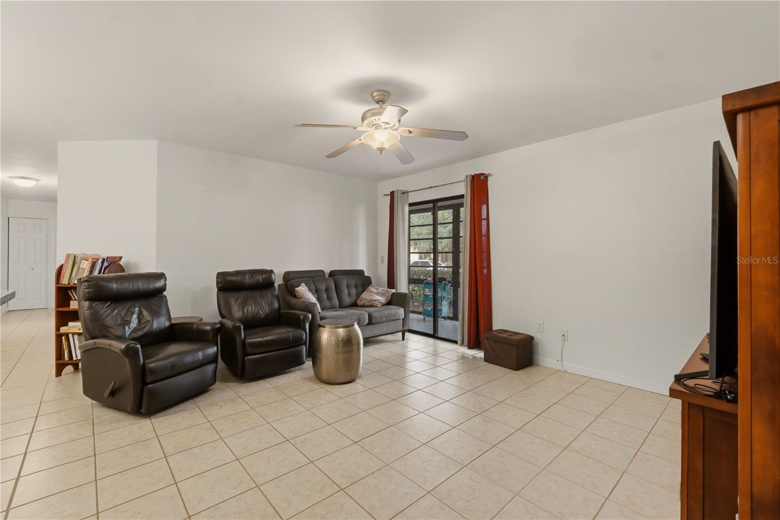 LAKEVIEW CONDO 06 - Residential