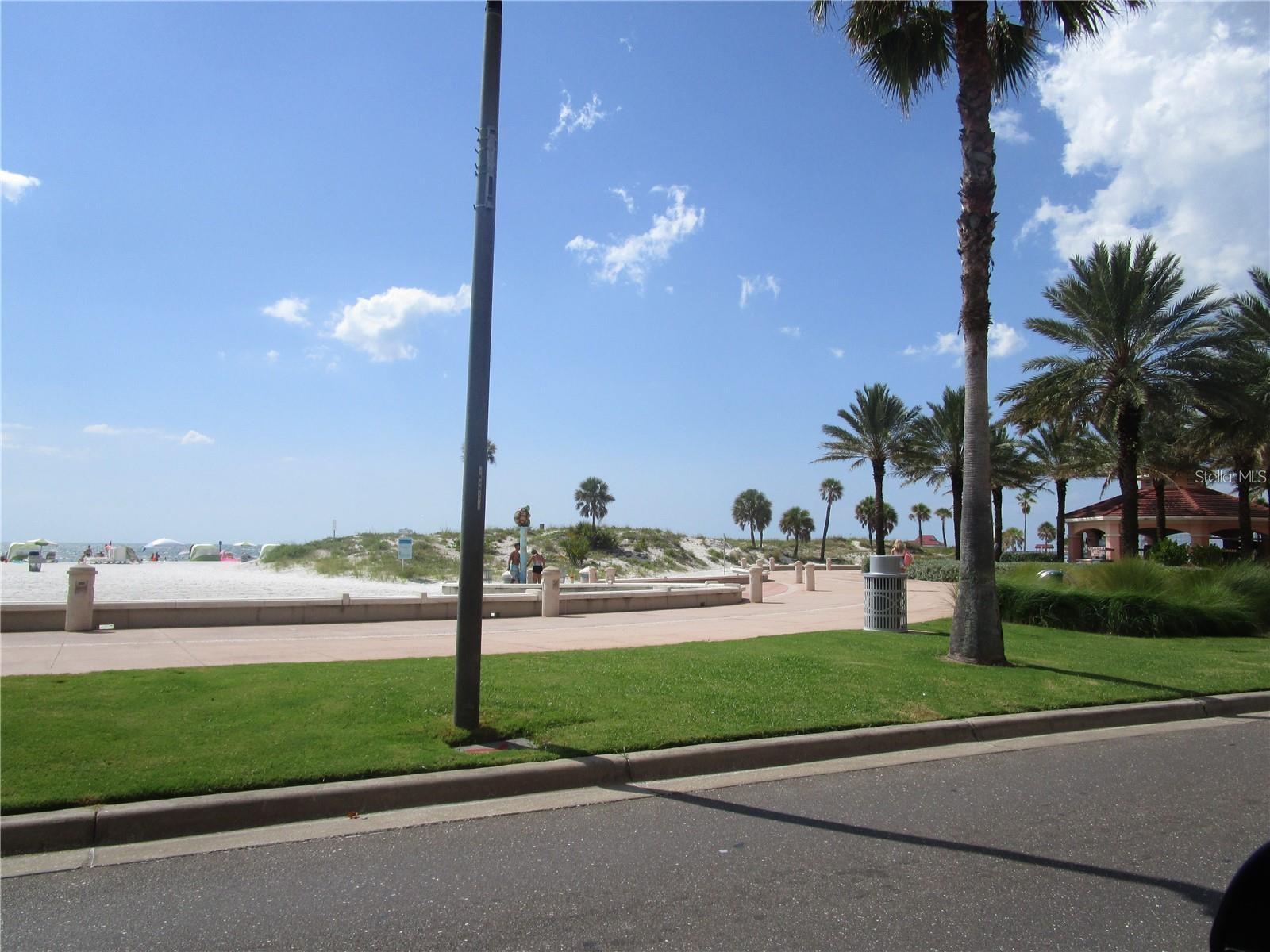 PELICAN POINTE ON - Residential