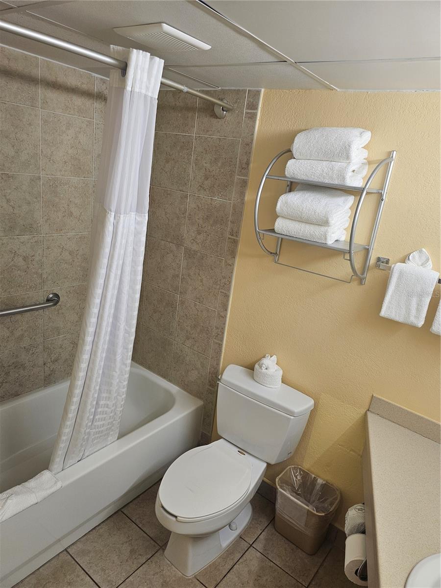 PELICAN POINTE ON - Residential