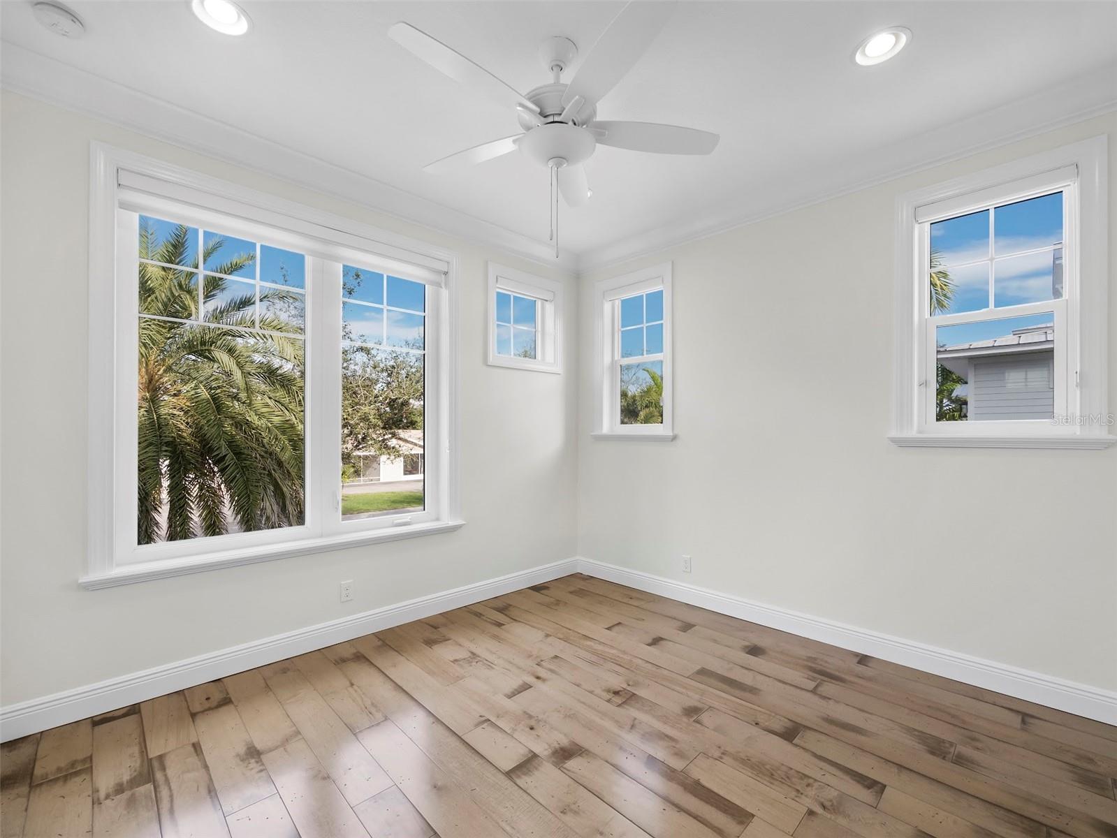 CONRAD BEACH - Residential