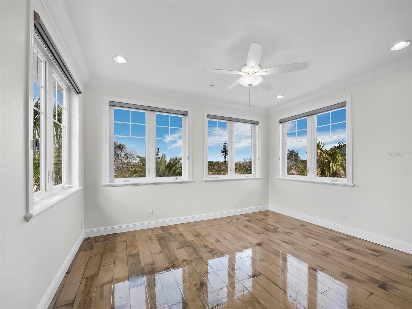 CONRAD BEACH - Residential