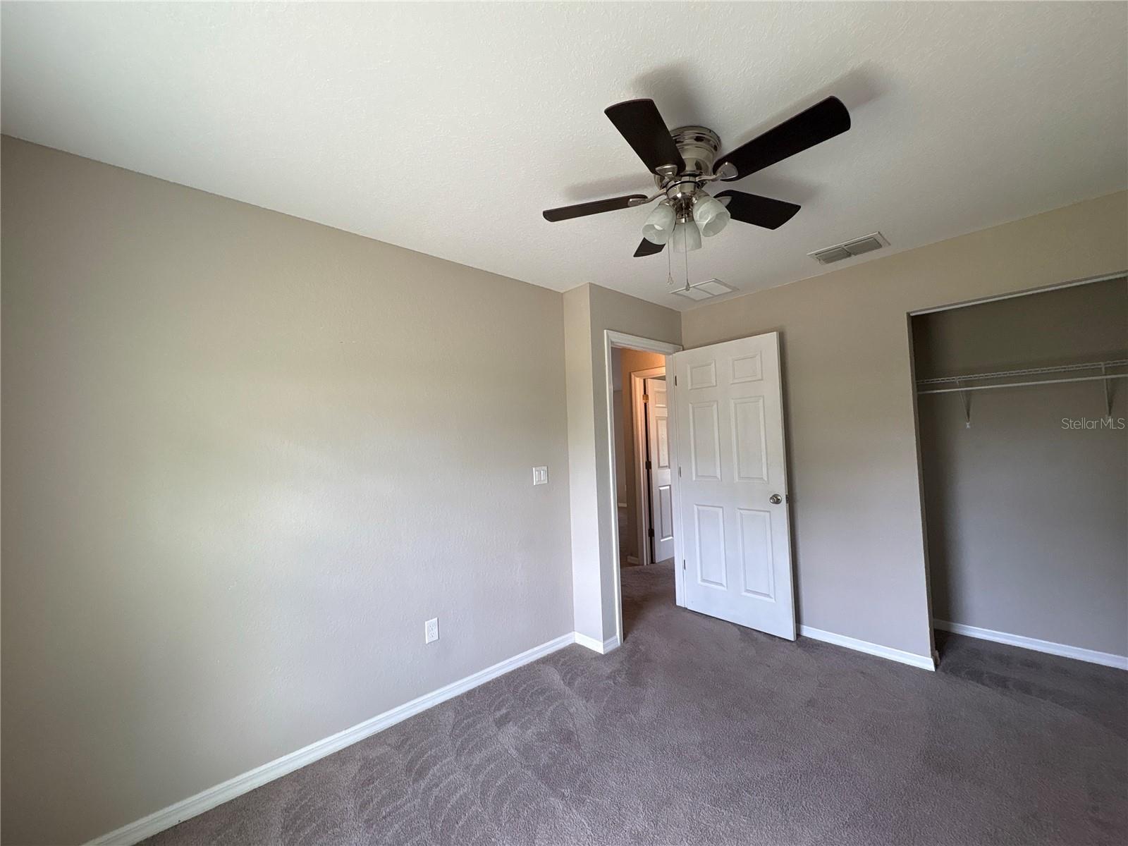 MARION OAKS UN 04 - Residential Lease