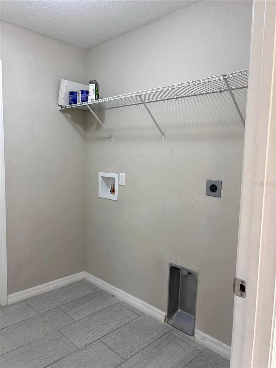 MARION OAKS UN 04 - Residential Lease
