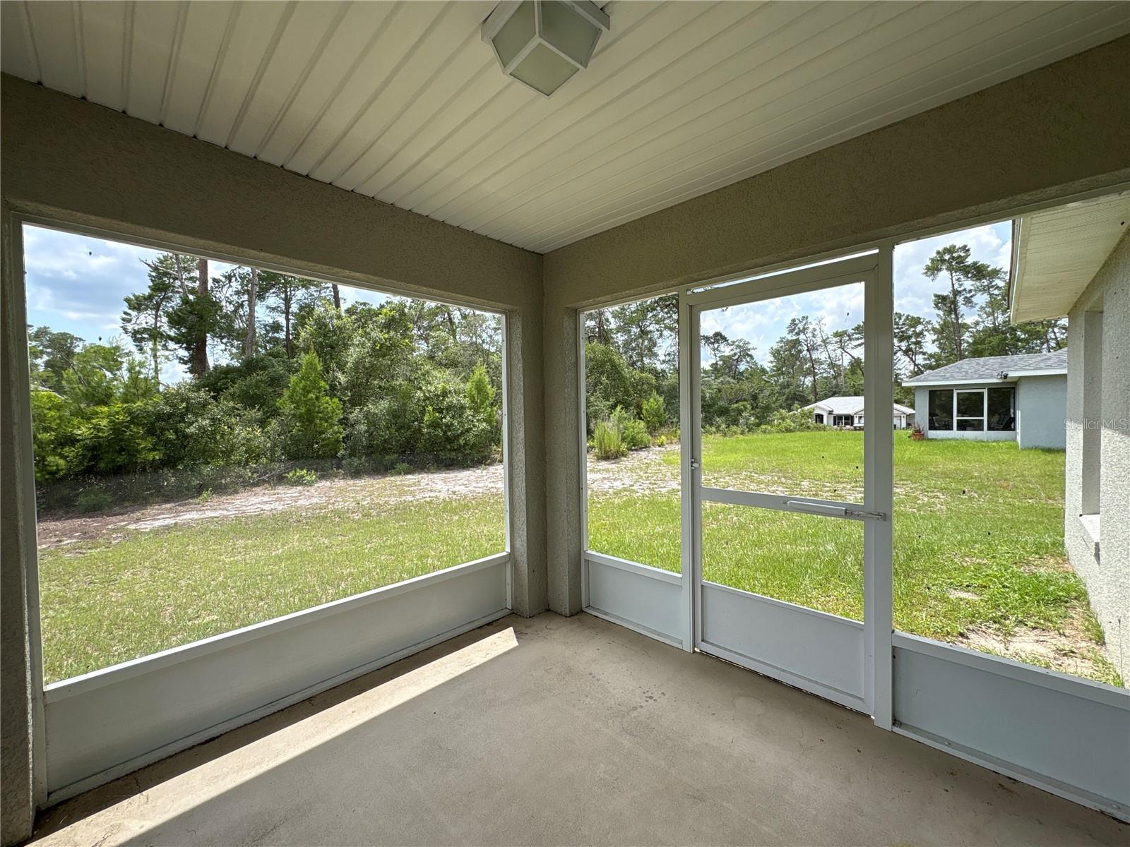 MARION OAKS UN 04 - Residential Lease
