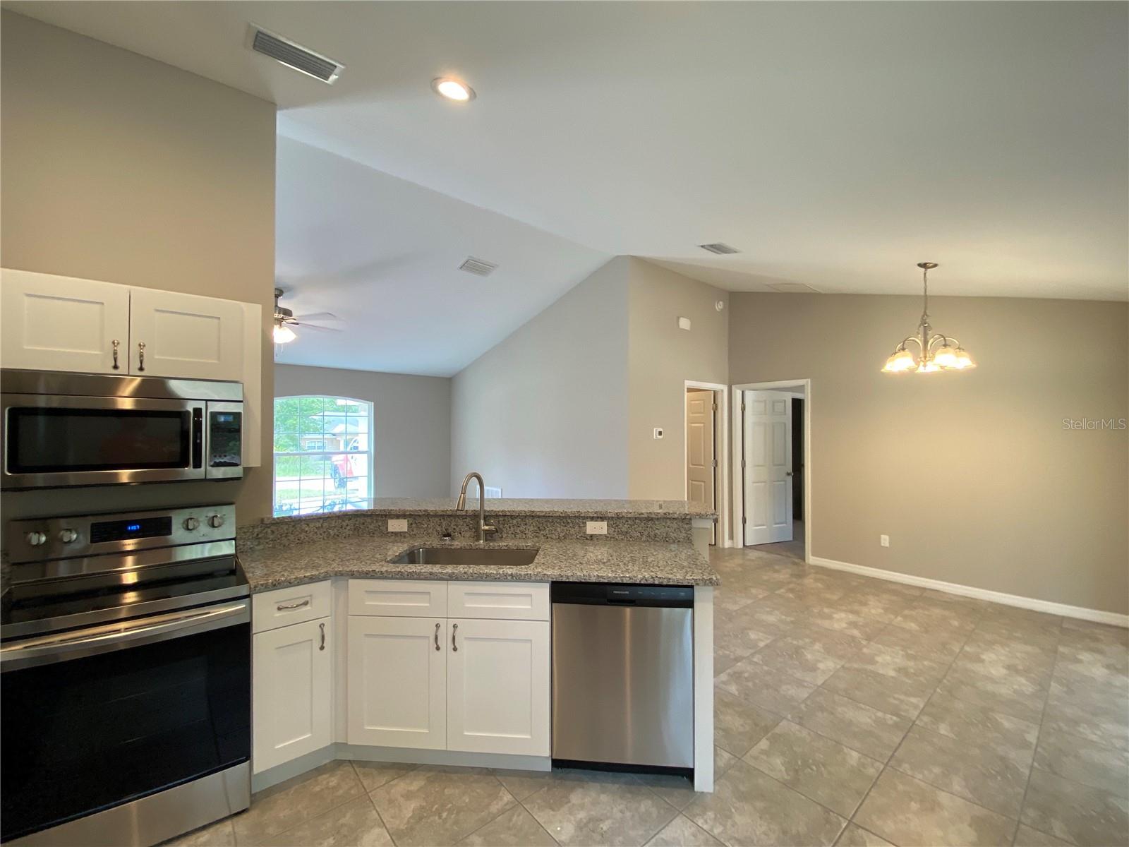 MARION OAKS UN 04 - Residential Lease