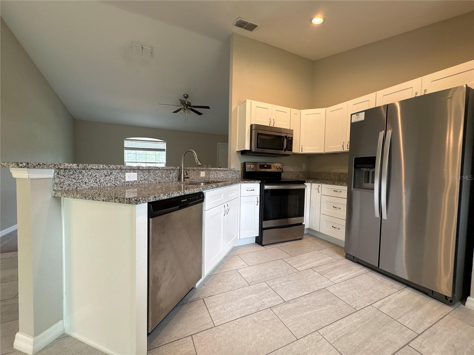 MARION OAKS UN 04 - Residential Lease