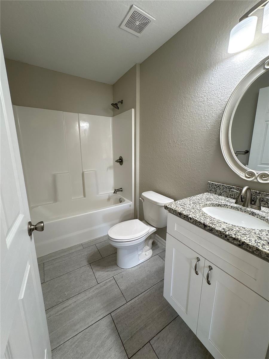 MARION OAKS UN 04 - Residential Lease