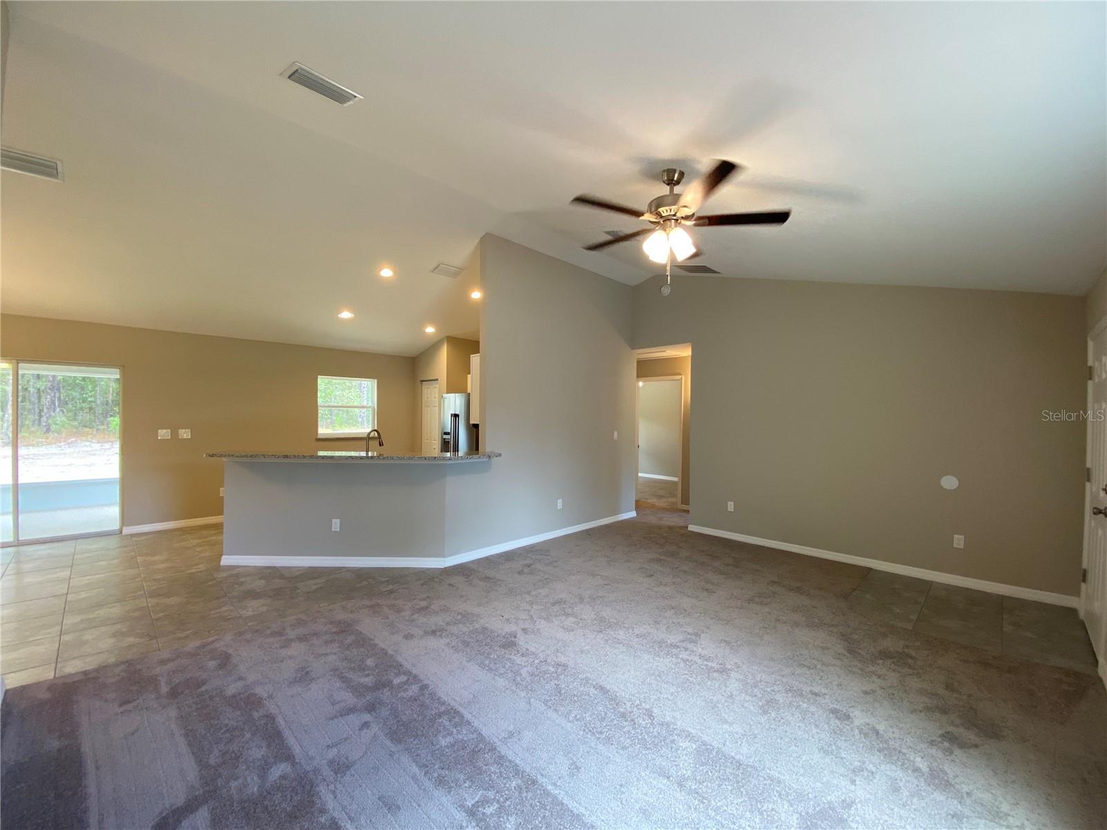 MARION OAKS UN 04 - Residential Lease