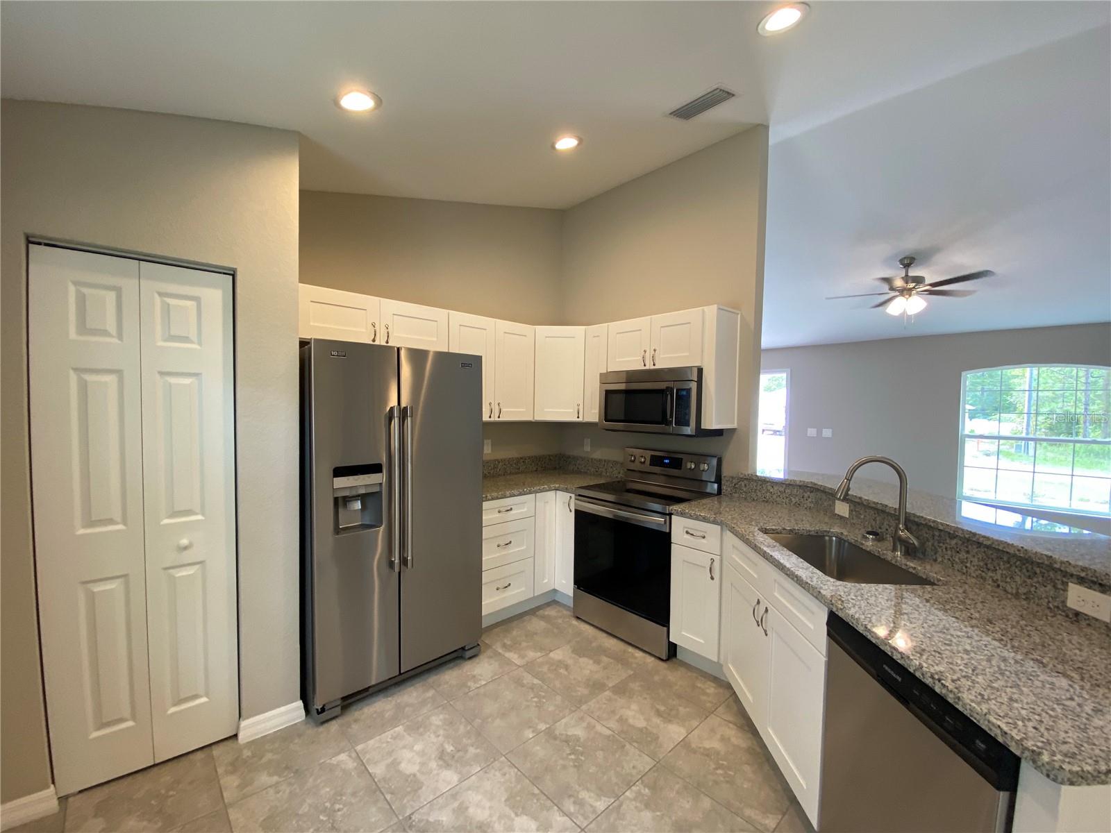 MARION OAKS UN 04 - Residential Lease