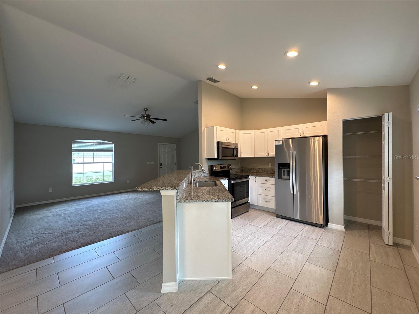 MARION OAKS UN 04 - Residential Lease