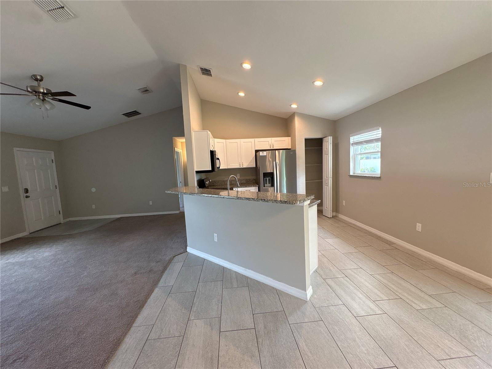 MARION OAKS UN 04 - Residential Lease