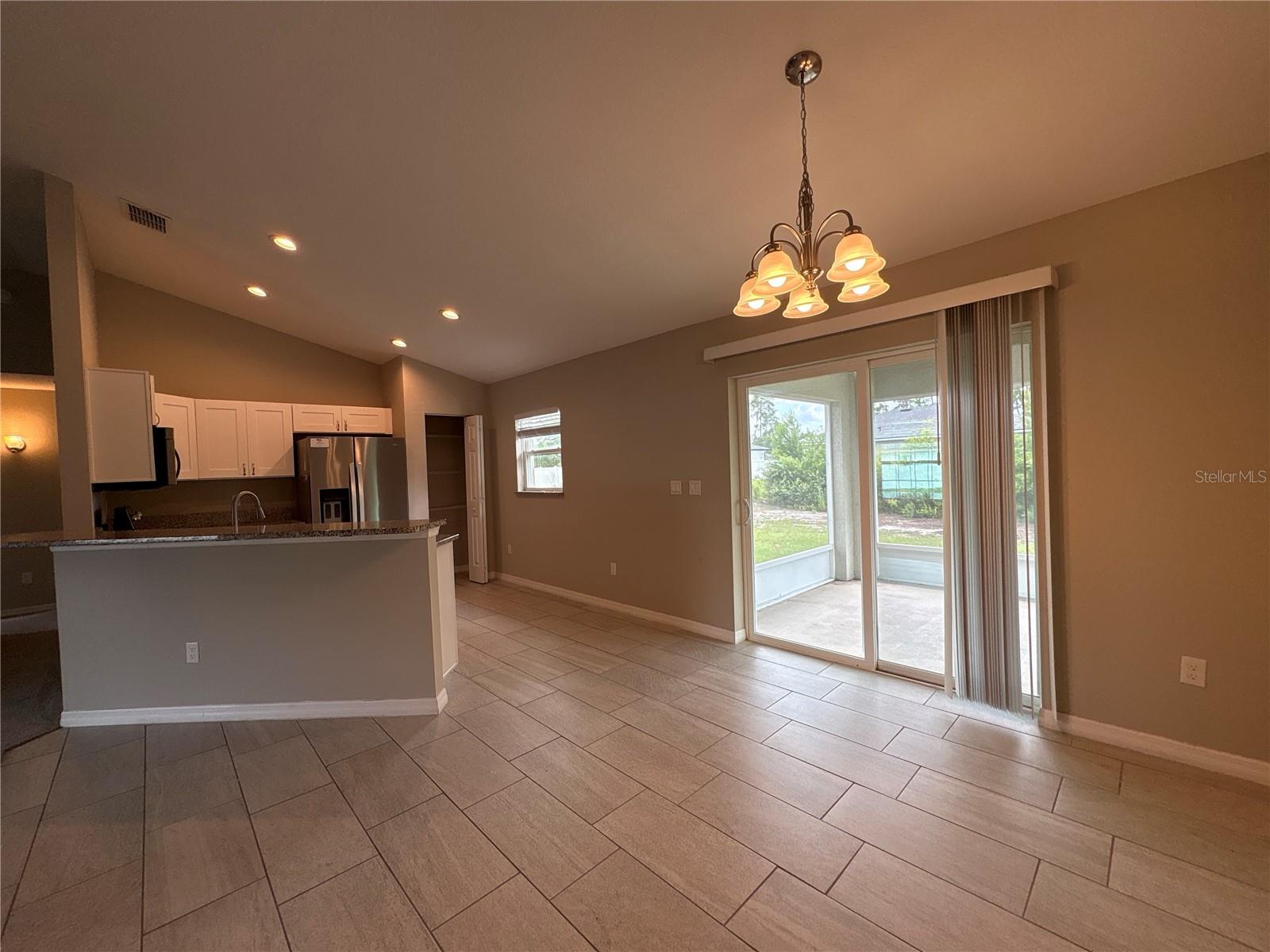 MARION OAKS UN 04 - Residential Lease