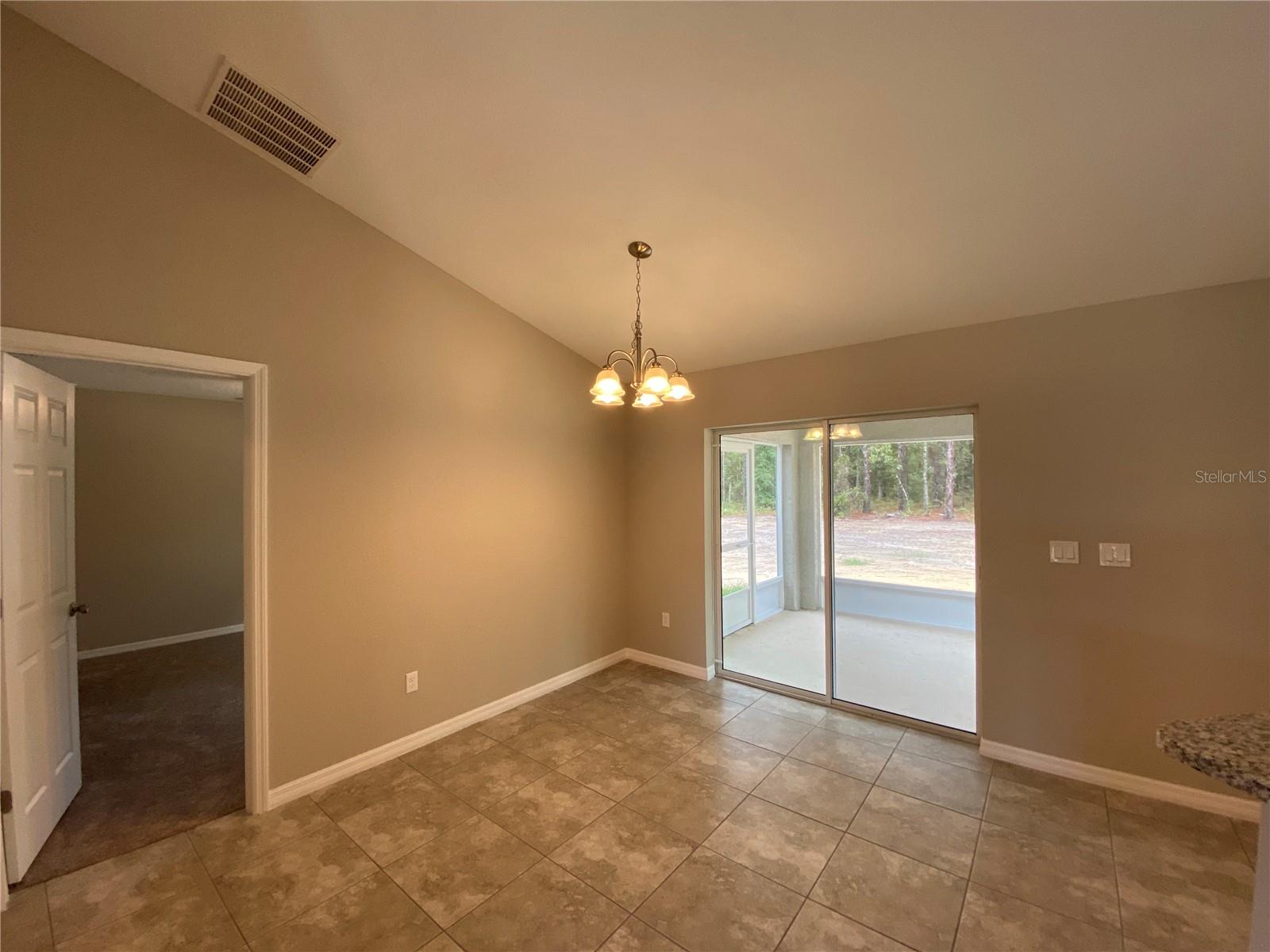 MARION OAKS UN 04 - Residential Lease