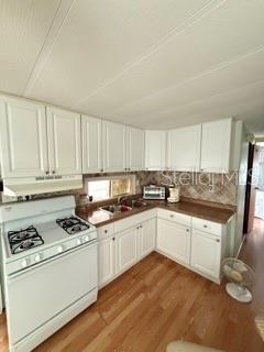 HOLIDAY TRAVEL PARK ENGLEWOOD - Residential