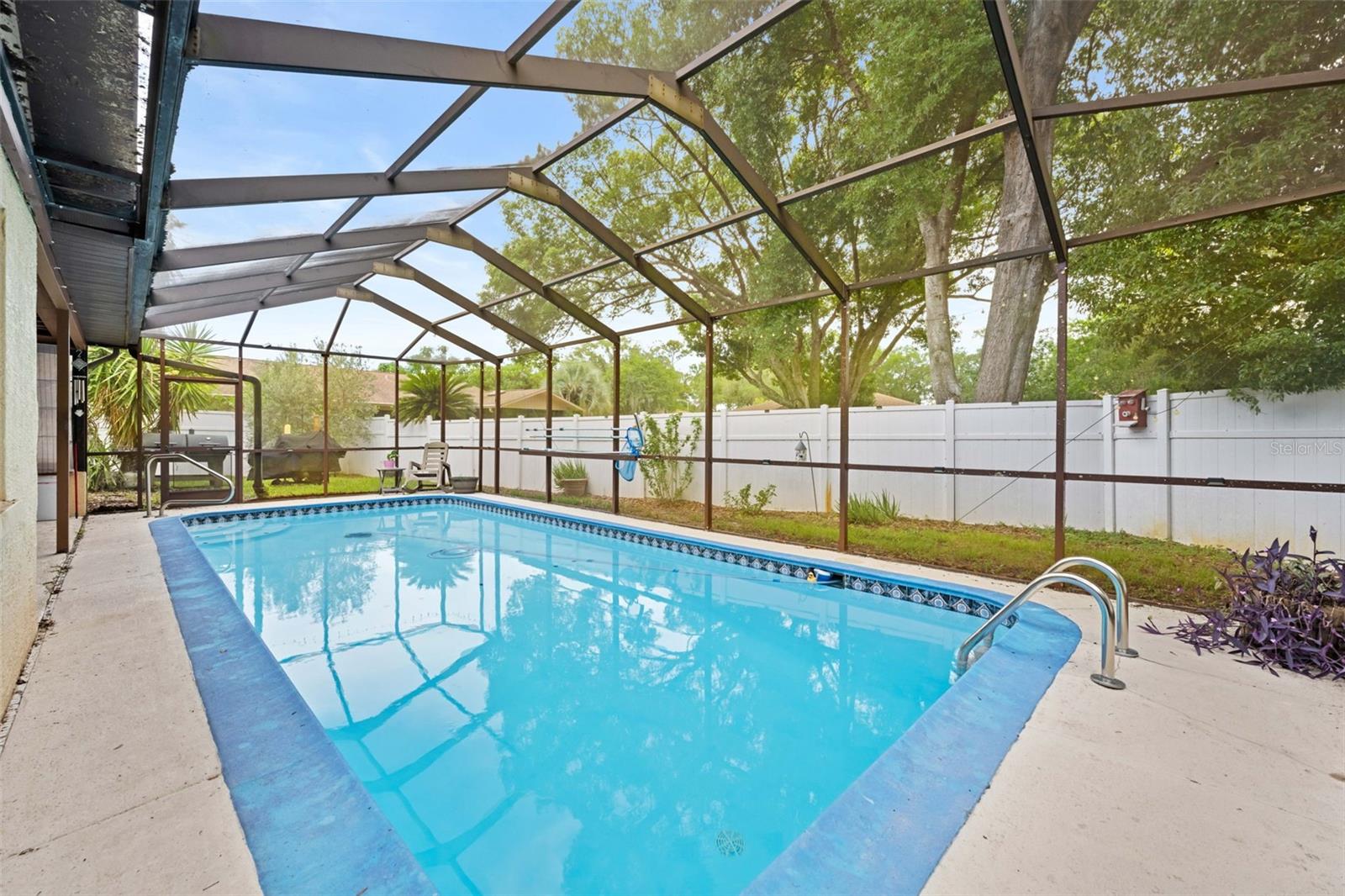 SHADOW LAKES - Residential
