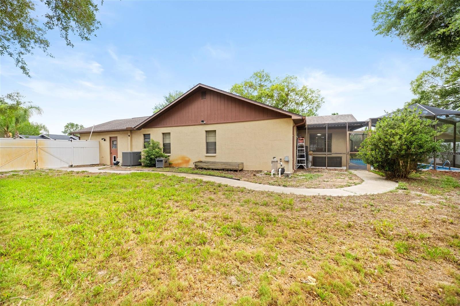 SHADOW LAKES - Residential