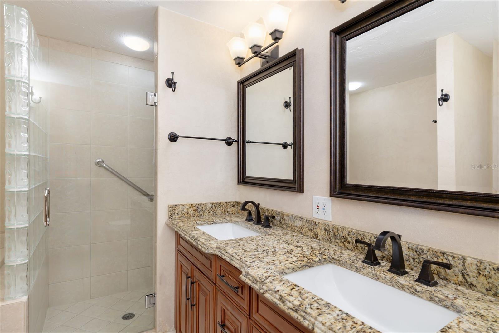 SIESTAS BAYSIDE WATERSIDE EAST REP LTS 18 & 19 - Residential