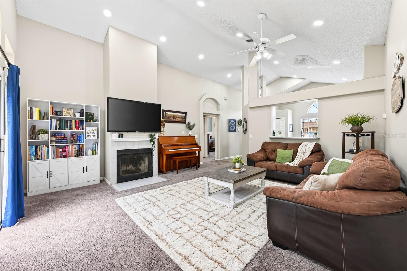 DELTONA LAKES UNIT 33 - Residential
