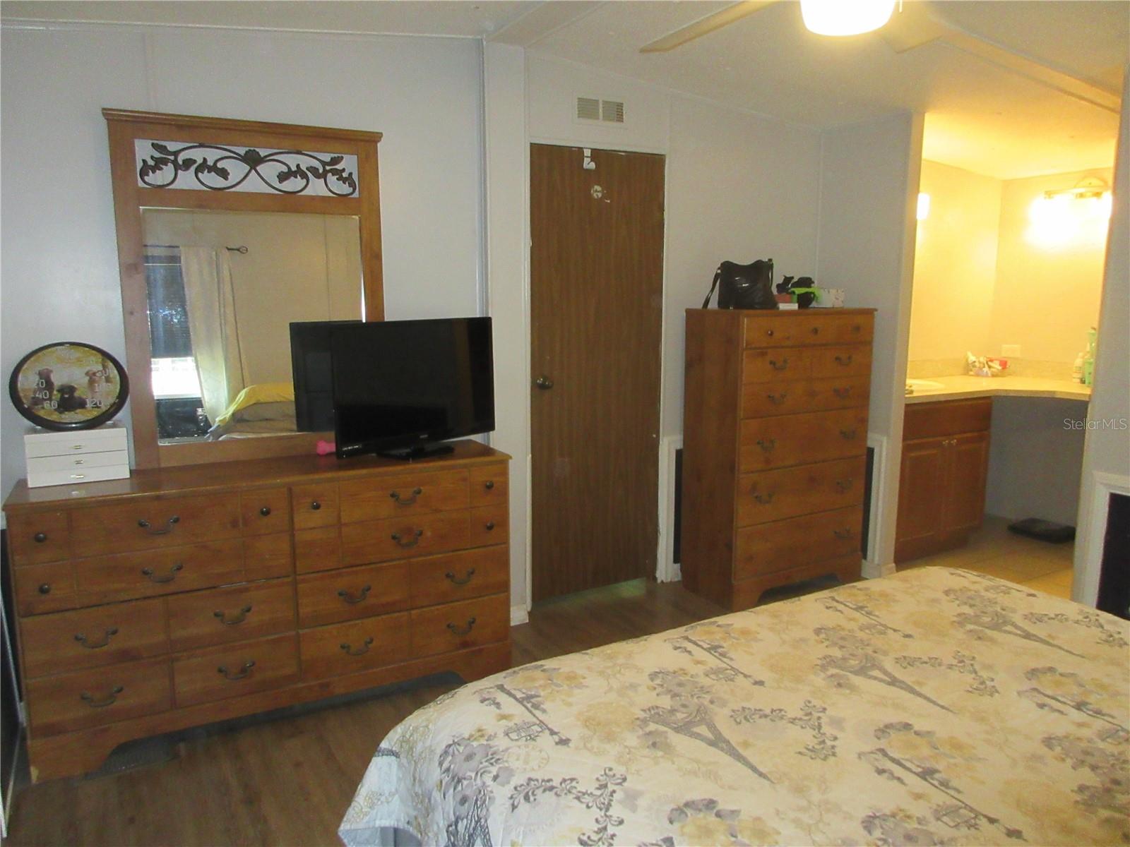 SILVER SPGS VILLAGE - Residential
